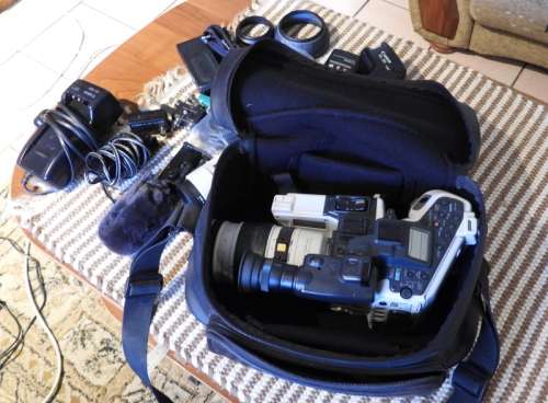 Canovision Hi 8 Ex1 video camera, please read description.