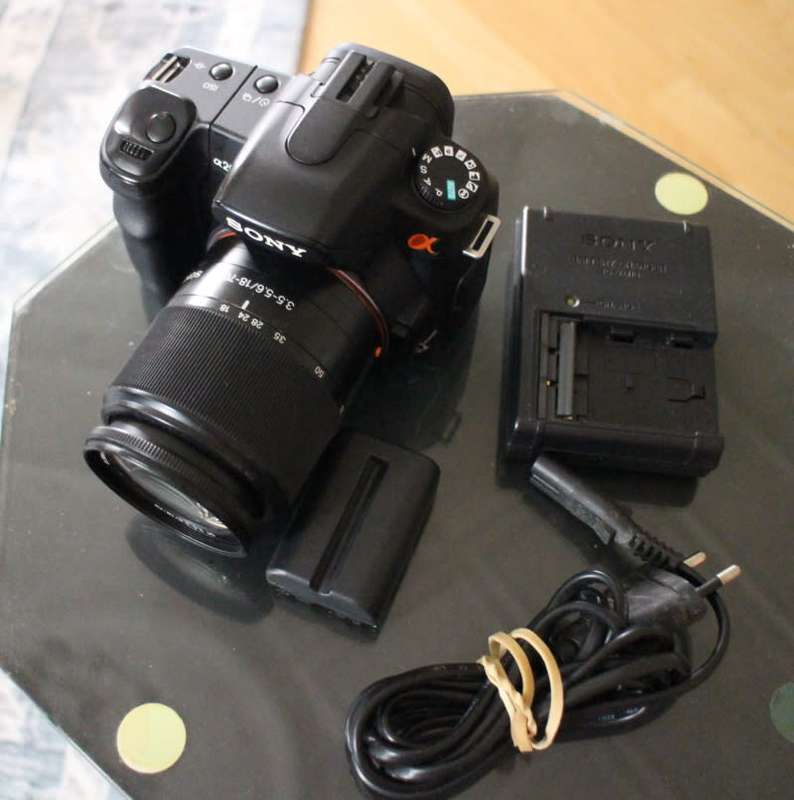 Sony A200, please read the description, not working properly, please read description.