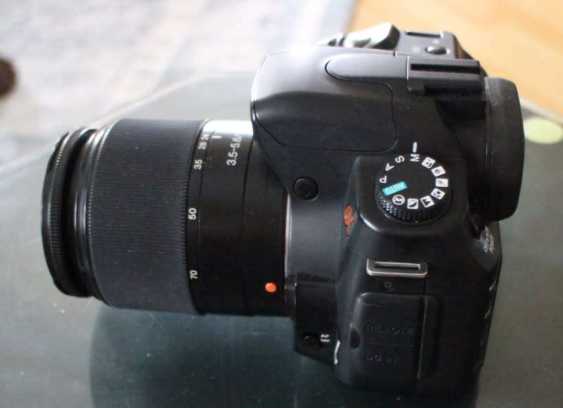 Sony A200, please read the description, not working properly, please read description.