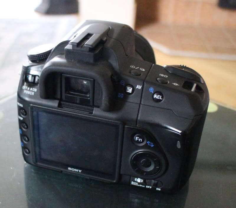 Sony A200, please read the description, not working properly, please read description.