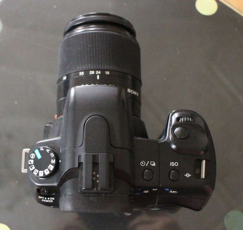 Sony A200, please read the description, not working properly, please read description.