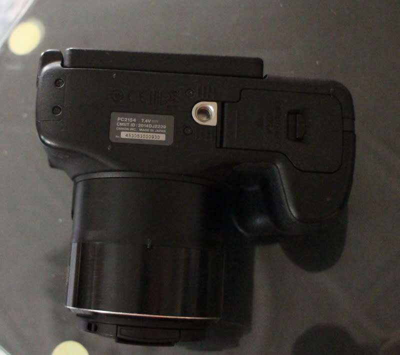 Canon SX 60 HS, photos show exact item on sale, good working condition.