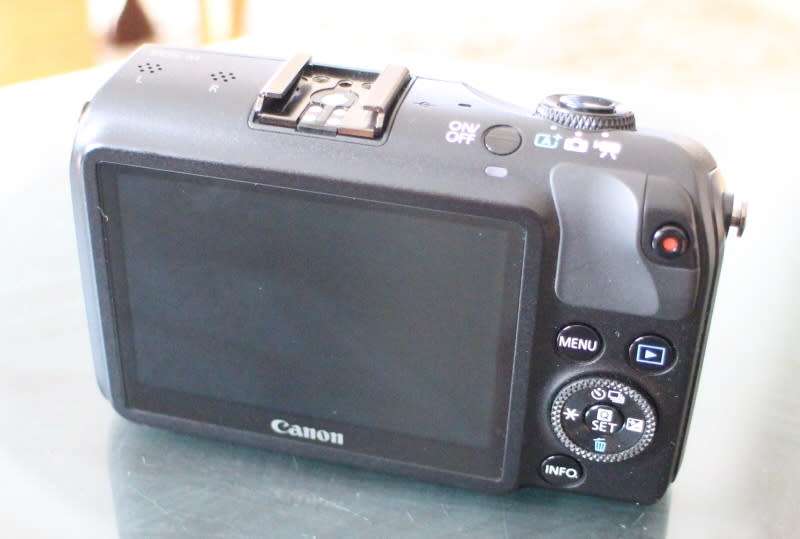 Canon EOS M with 22mm stm lens, Mint condition, photos show exact item on sale