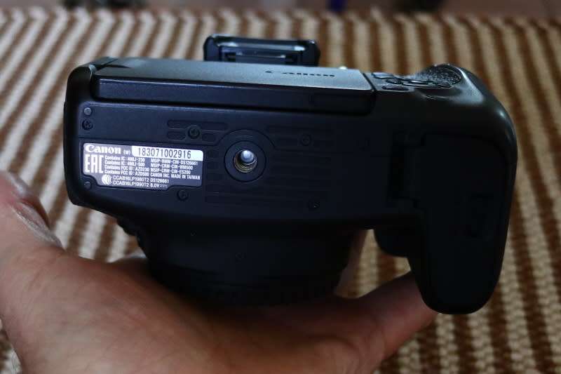 Canon 800D body only, top condition, photos show exact item on sale.