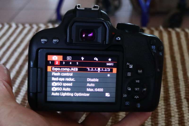 Canon 800D body only, top condition, photos show exact item on sale.