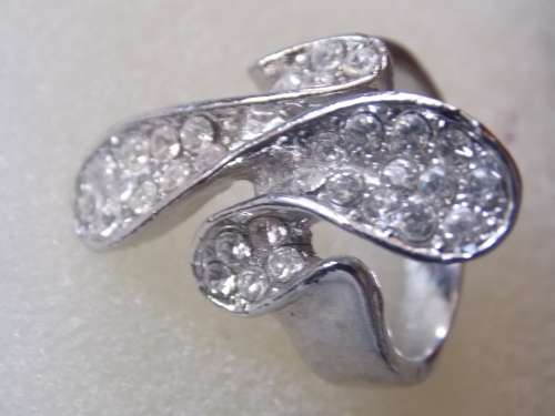 STUNNING FILLED SILVER DESIGNERS RING WITH HUGE!!!SIM DIAMONDS  SIZE 18,19(FREE IMPORT)