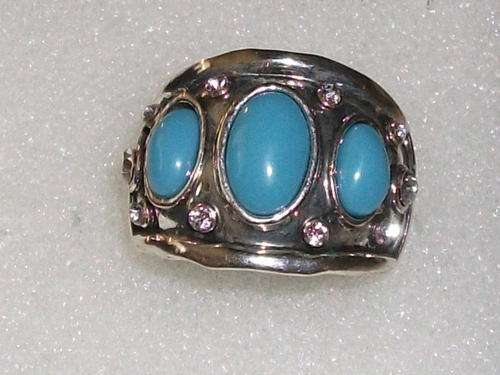 STUNNING SILVER RING WITH STUNNING SIMULATED GEM