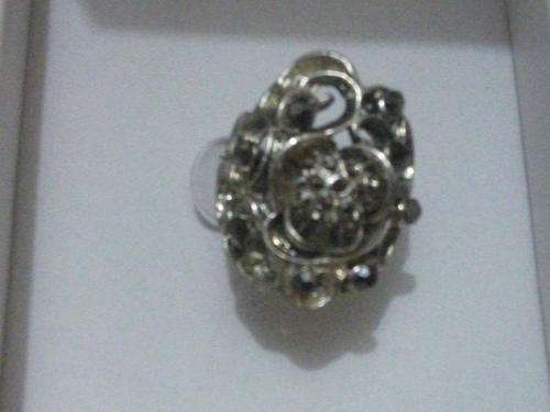 STUNNING RING