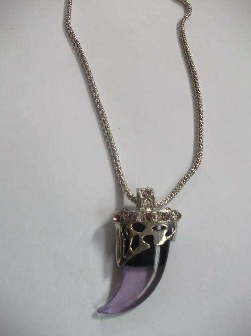 STUNNING MINITURE POPULAR SIM RHINO HORN NECKLACES(5 UP FOR GRABS SEVERAL COLOURS)
