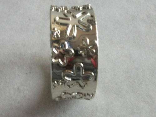 STUNNING SILVER COATED BRACELET (BUY 1 GET 1 FREE)10 UP FOR GRABBS!!!!!