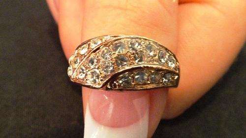 STUNNING GOLD DESIGNERS ELECTROPLATED RING WHIT BEAUTIFUL STONES ADDED 18,19