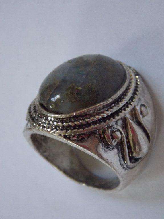 STUNNING SILVER INTERNATIONAL IMPORTED RING