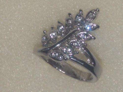 STUNNING SILVER DESIGNERS ELECTROPLATED RING WITH BEAUTIFUL STONES ADDED SIZE 17,20