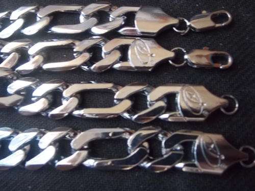 INTERNATIONAL IMPORT SILVER ELECTROPLATED NECKLACE & BRACELET 18mm WIDE