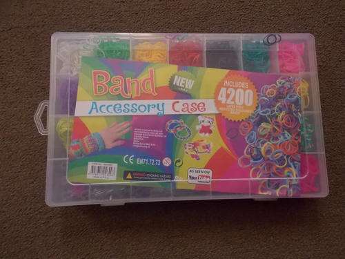 HUGE!!!4200!!! LOOM BANDS COMBO SET WITH DIFFERANT COLOURS (8 COMBOS AVAILABLE)