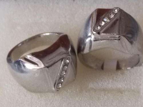 STUNNING FILLED SILVER DESIGNERS GENTS RING WITH SIM DIAMONDS   SIZE 9,10 OR19,20 (FREE IMPORT)