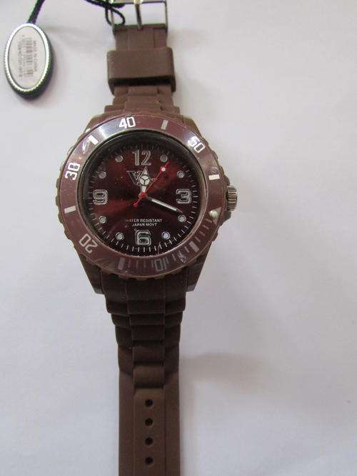 NEW STUNNING HIS OR HERS SILICONE SPORT WATCHES