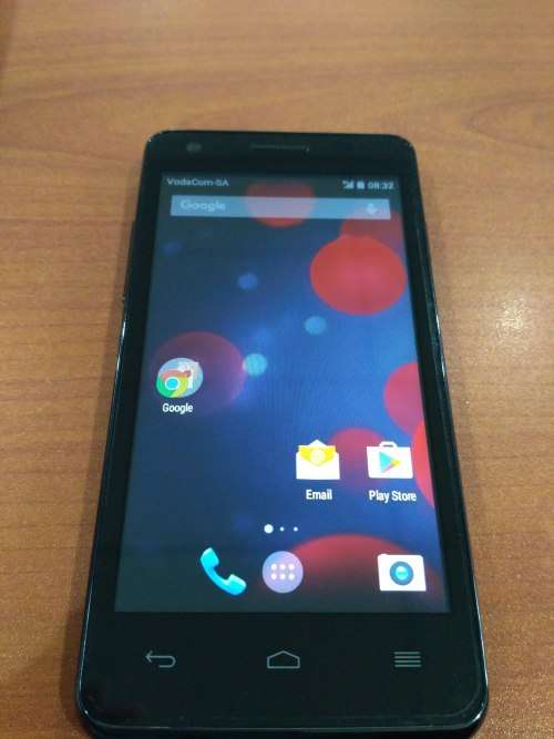 *Like New*  Vodafone Smart 4 Turbo Android Smartphone + Free Extras!!!!