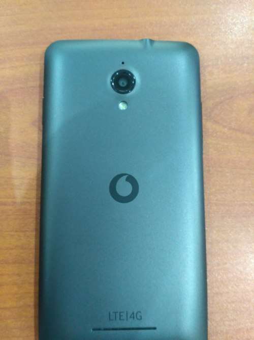 *Like New*  Vodafone Smart 4 Turbo Android Smartphone + Free Extras!!!!