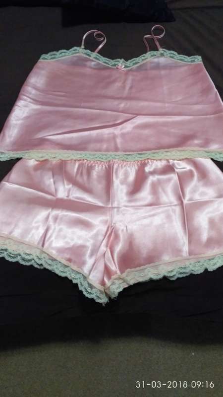 Free mystery gift!! Beautiful summer Satin Sleepwear Set -  Quality Second Hand Clothing
