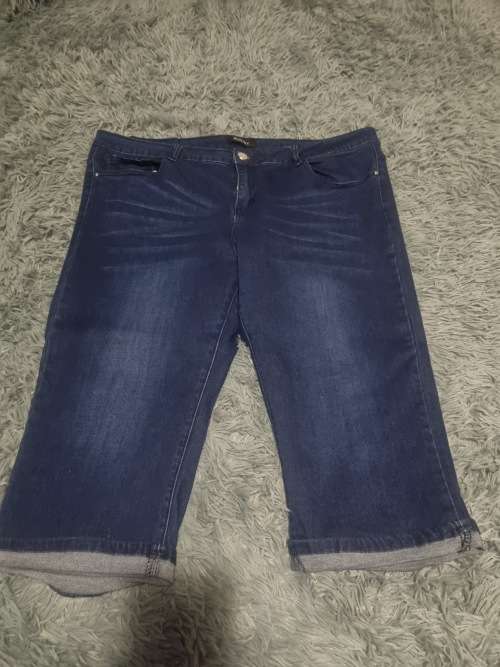 Ladies 3/4 capri denim pants