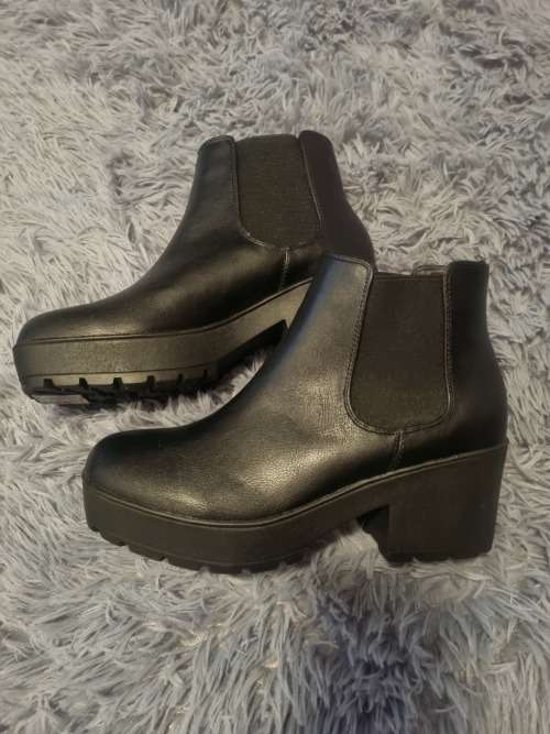 Brand new Ladies Ankle Chunky Boots