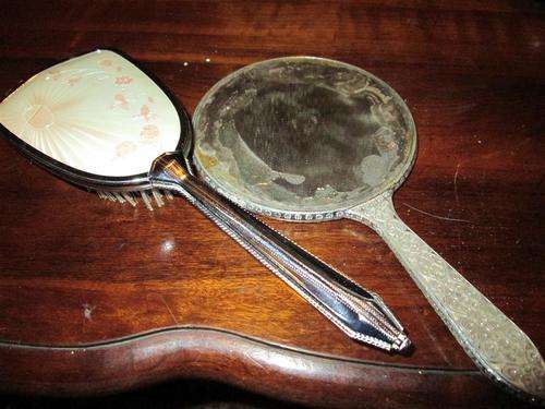 VINTAGE BRUSH AND MIRROR SET