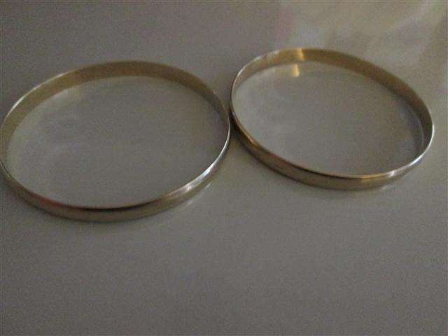 9kt gold bangles x2