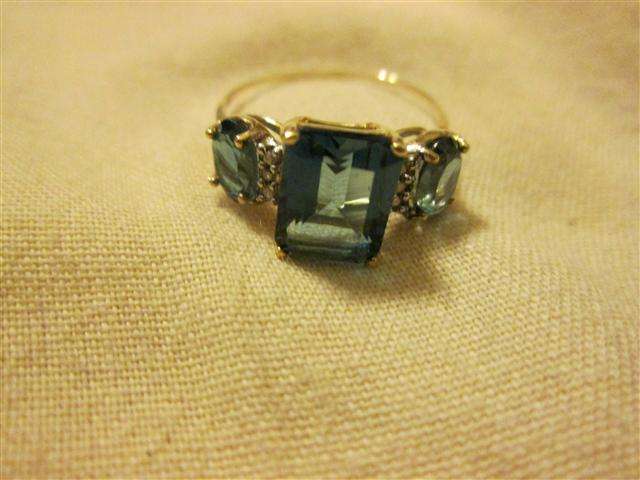 Beautiful Trilogy Sapphire ring bargain with certificate