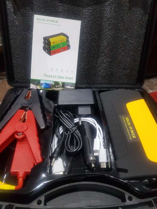 BRAND NEW AUTOMOBILE EMERGENCY MOBILE POWER SUPPLY WITH EMERGENCY LIGHTS