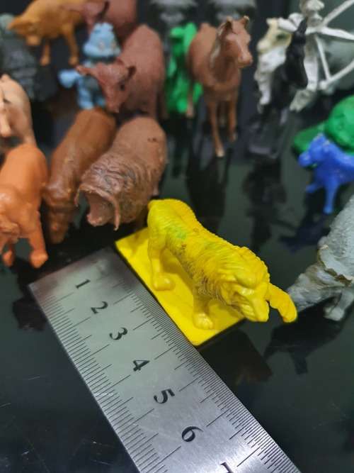 JOB LOT 24 HARD PLASTIC VINTAGE FARM ANIMALS...