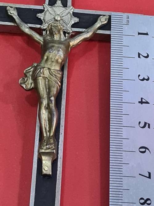 STUNNING METAL/BRASS CROSS (JESUS IS BRASS)