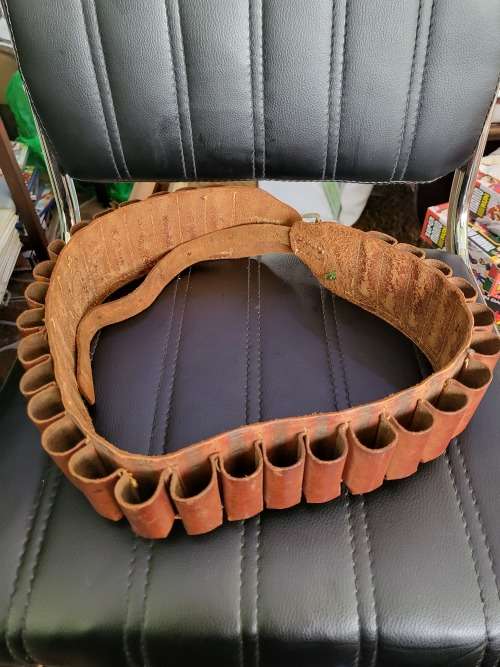 VINTAGE LEATHER SHORTGUN CATRIDGE BELT (30 ROUNDS)