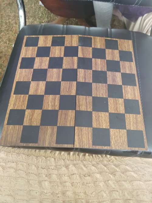 1970 STAUNTON DESIGN FRENCH WOODEN CHESS SET (COMPLETE SET) (COMES WITH MANUAL)