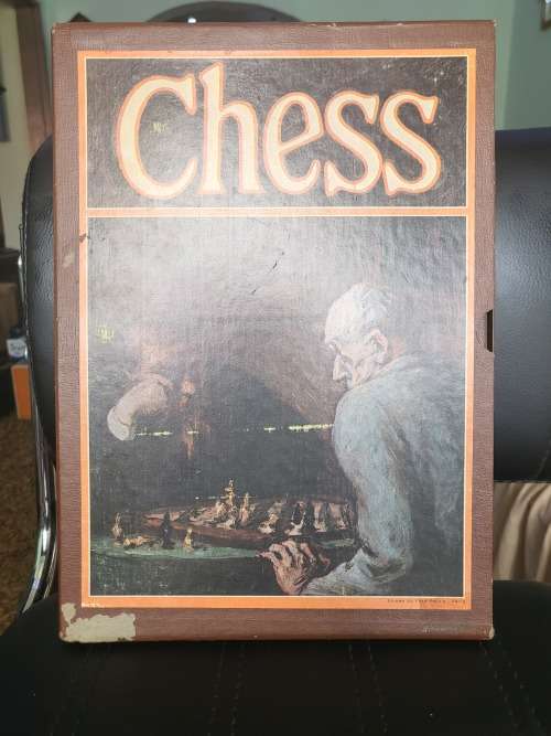 1970 STAUNTON DESIGN FRENCH WOODEN CHESS SET (COMPLETE SET) (COMES WITH MANUAL)