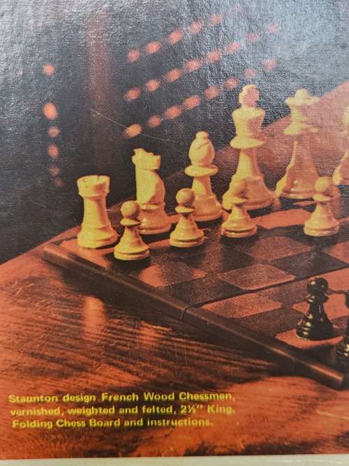 1970 STAUNTON DESIGN FRENCH WOODEN CHESS SET (COMPLETE SET) (COMES WITH MANUAL)