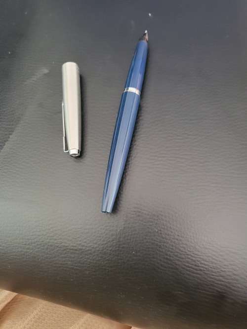 SET OF TWO PARKER FOUNTAIN PENS ORIGINAL (NOT IN ORIGINAL BOX) (MADE IN ENGLAND)