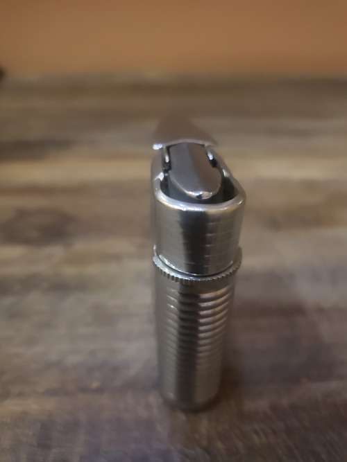 VINTAGE RONSON LIGHTER MADE IN ENGLAND