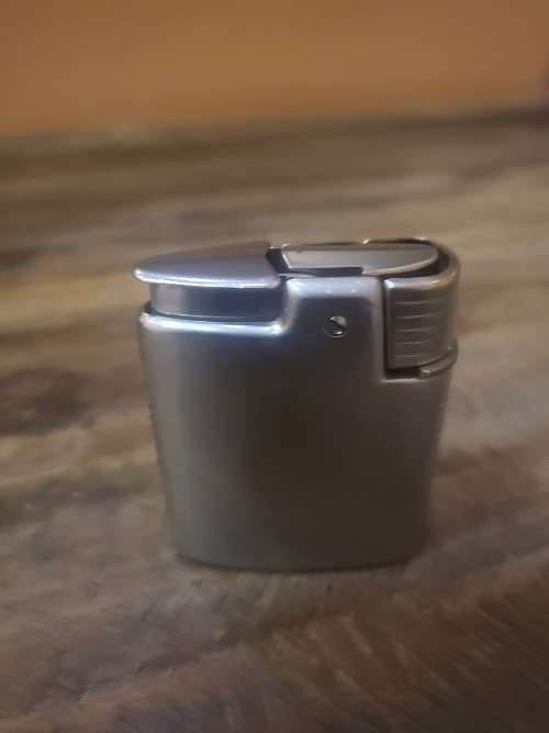 VINTAGE RONSON LIGHTER MADE IN ENGLAND