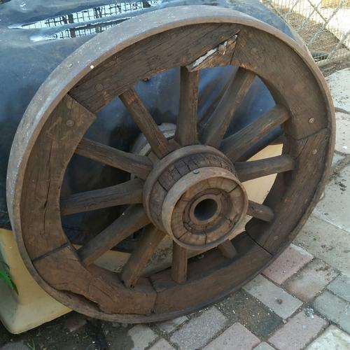 VINTAGE WAGON WHEEL[COLLECTION ONLY]
