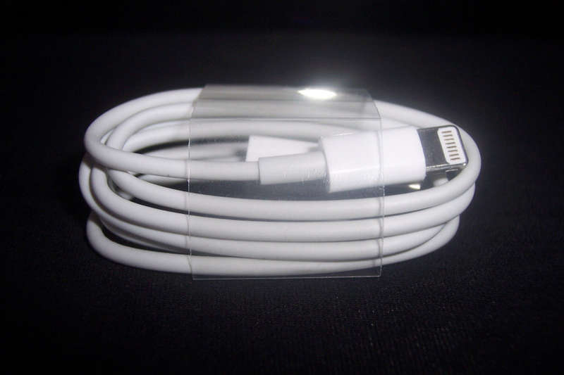 USB Charging & Data Sync Cable for iPhone 5/SE/6/7/iPad/iPod. Shipping R22.73