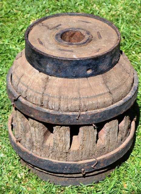 STUNNING ANTIQUE OX WAGON WHEEL HUB - A FANTASTIC PIECE OF SOUTH AFRICAN HISTORY