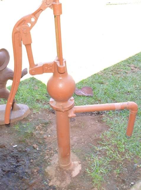 ANTIQUE WATER PUMP