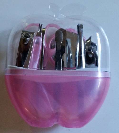 Beautiful Apple Manicure set - Perfect Gift Idea for any young Lady !!
