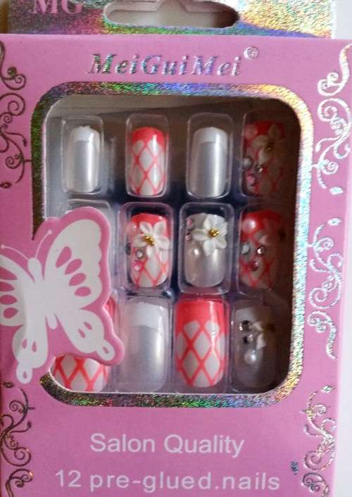 Salon Quality Pre-glued Nails Really Stunning !