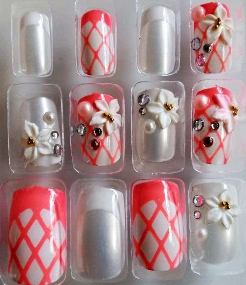 Salon Quality Pre-glued Nails Really Stunning !