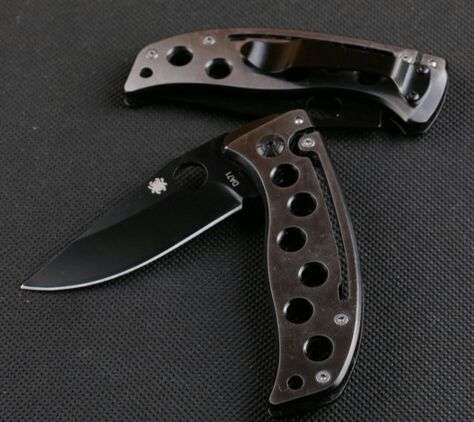 SPYDERCO FLIP KNIFE