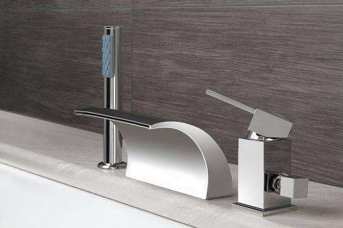 Waterfall Bath Mixer with Hand Shower (R2799!!!)