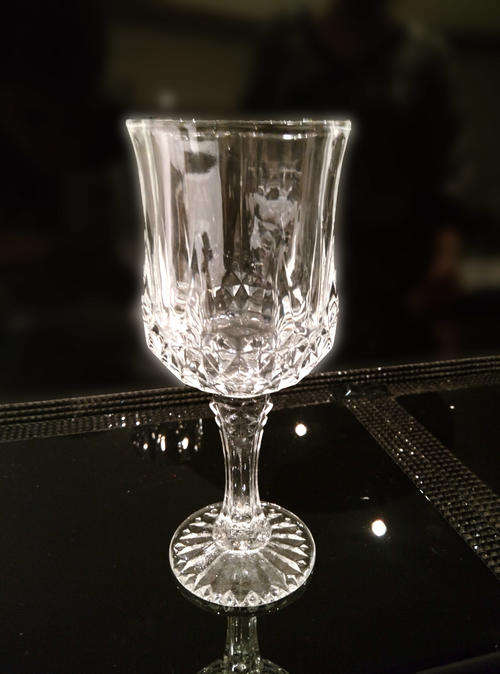 WINE CUT GLASS ***CRYSTAL LOOK*** (6 GLASSES PER SET)