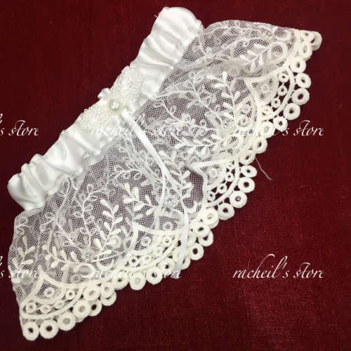 Beautiful wedding garter thigh garter